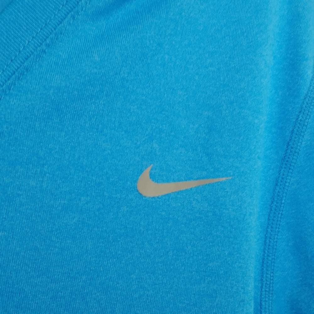 NIKE DRI-FIT T SHIRT.  SIZE M